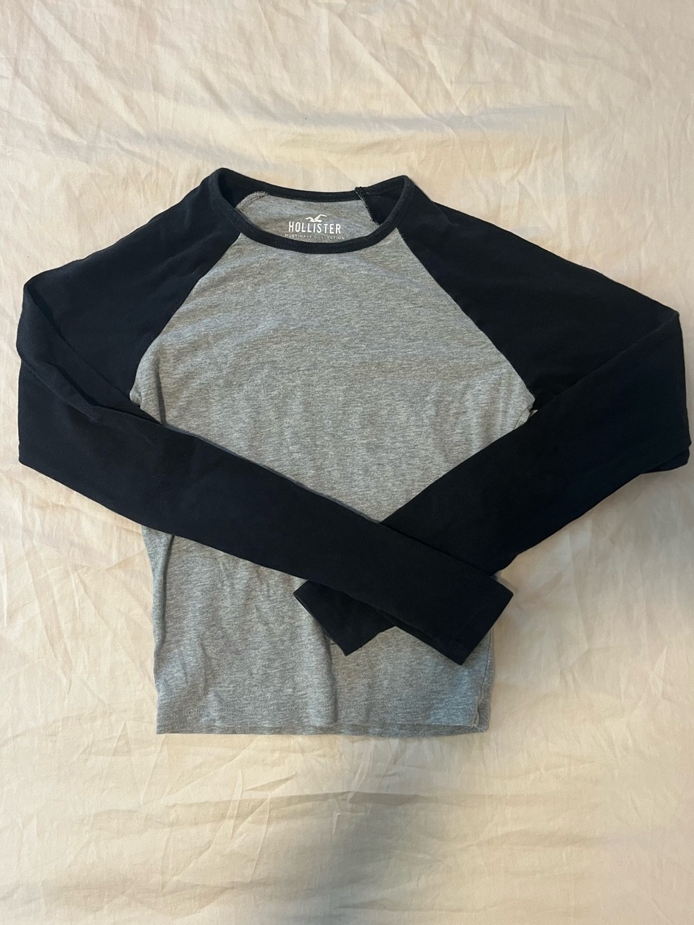 Hollister Cropped Long-Sleeve Baby Tee - Gray Body with Black Sleeves